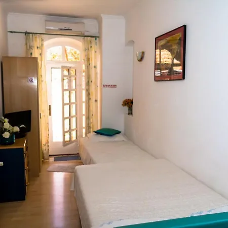 Cosy Holiday In With Balcony *